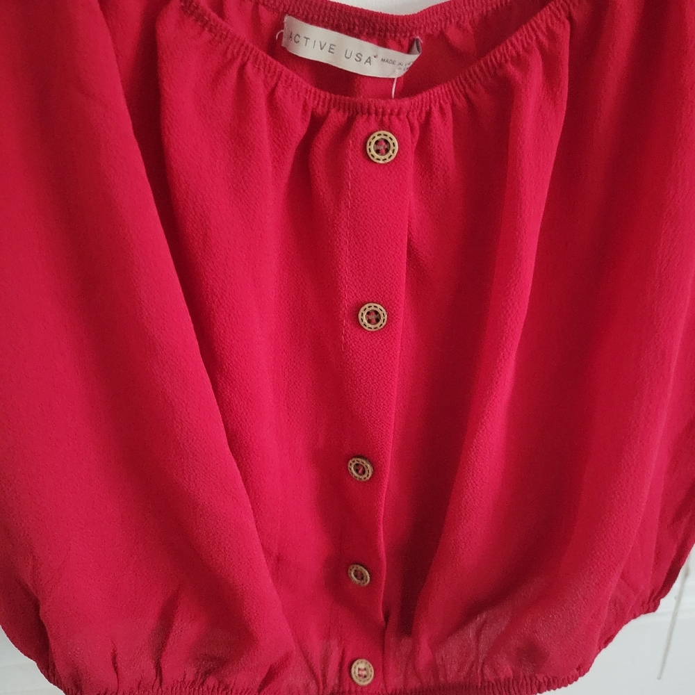 Active USA Women’s Red Puff Sleeve Button Front Crop Top Size Small NWT - Picture 4 of 5